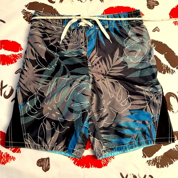 Swim trunks medium 8/10 - Picture 1 of 3